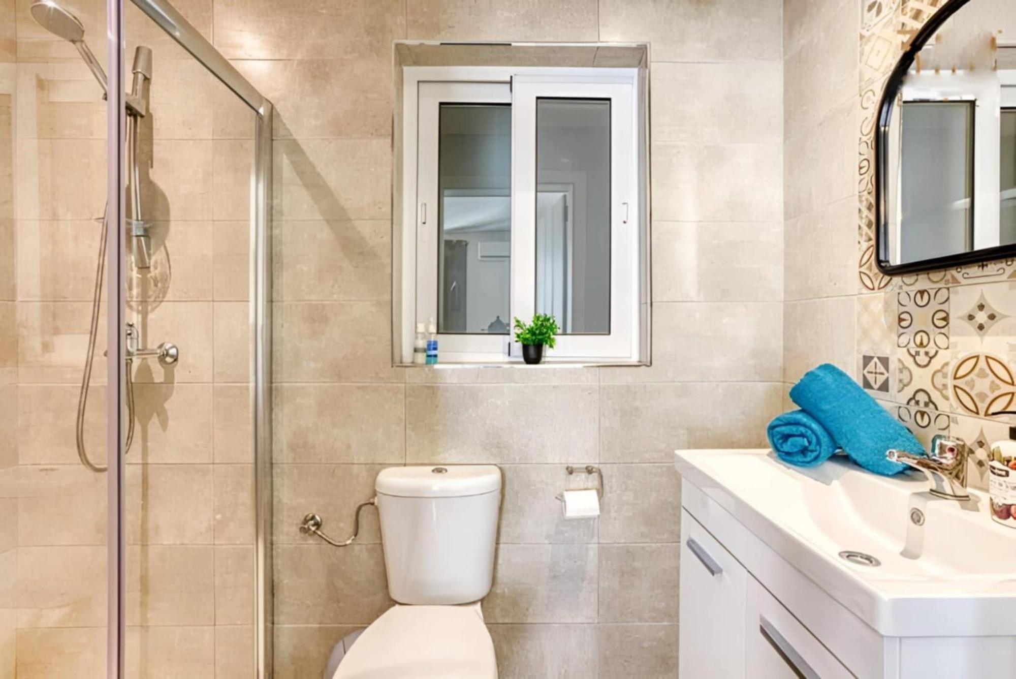 Large, 3 Bedroom Apartment In Marsascala Marsaskala Bagian luar foto